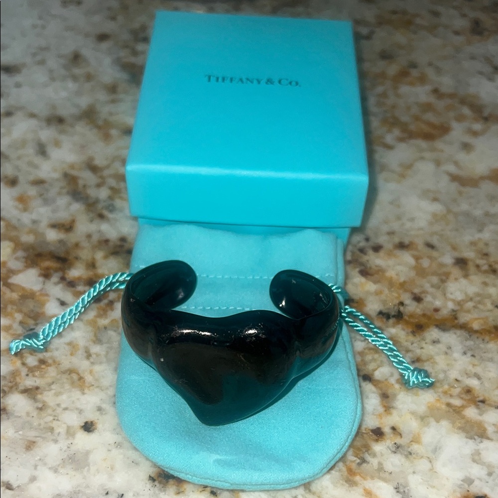 Tiffany & Co. Black Heart Elsa Perrti Cuff Braclet with Blue Pouch